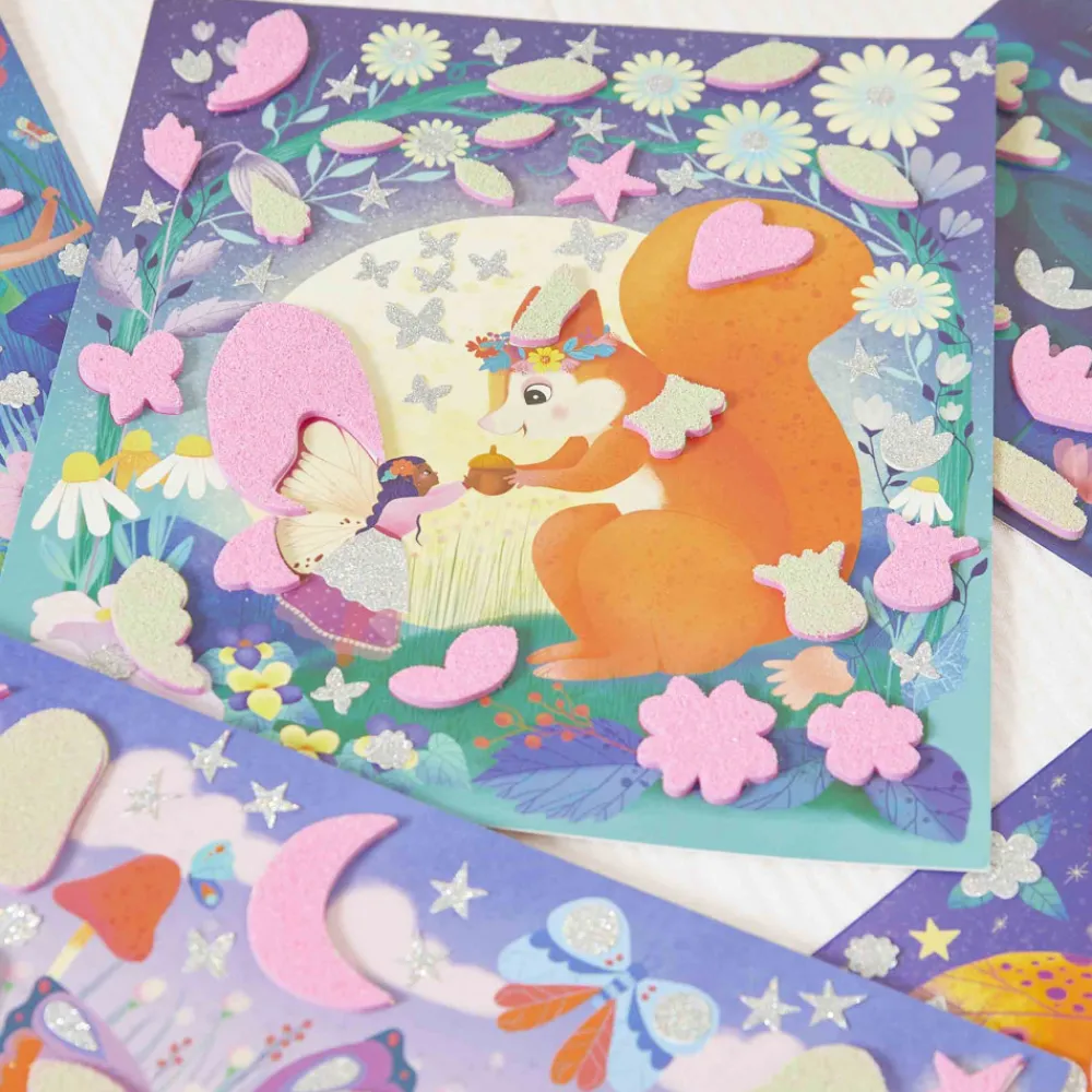 Janod Sable, Paillettes, Dorure & Strass|Collection "Les Ateliers Du Calme"*Kit Créatif - Stickers et Sable Phospho Magic Fairies